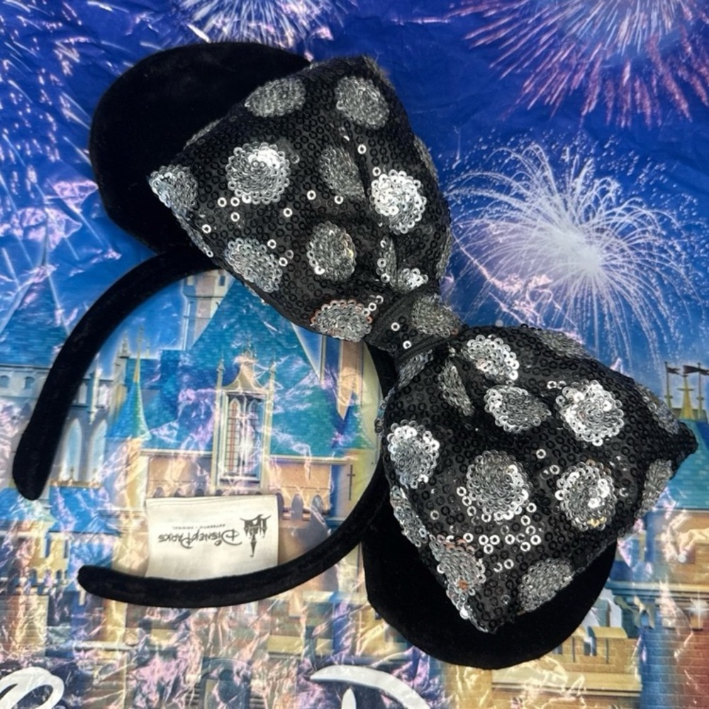 Disney parks interchangeable interchangabow Minnie Mouse ears and bow